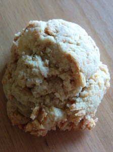 Lemon, White Chocolate and Toasted Coconut Cookies {Gluten Free} | xtinaluvspink.wordpress.com
